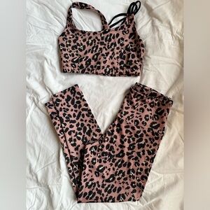 Onzie leopard sports bra and pants M/L